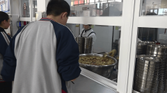 每天看着食材新颖、操做规范 